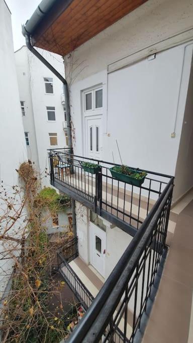Violet Apartment With Air Condition Budapest Kültér fotó